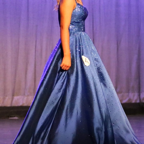 Pageant Dress - Picture 4 of 5